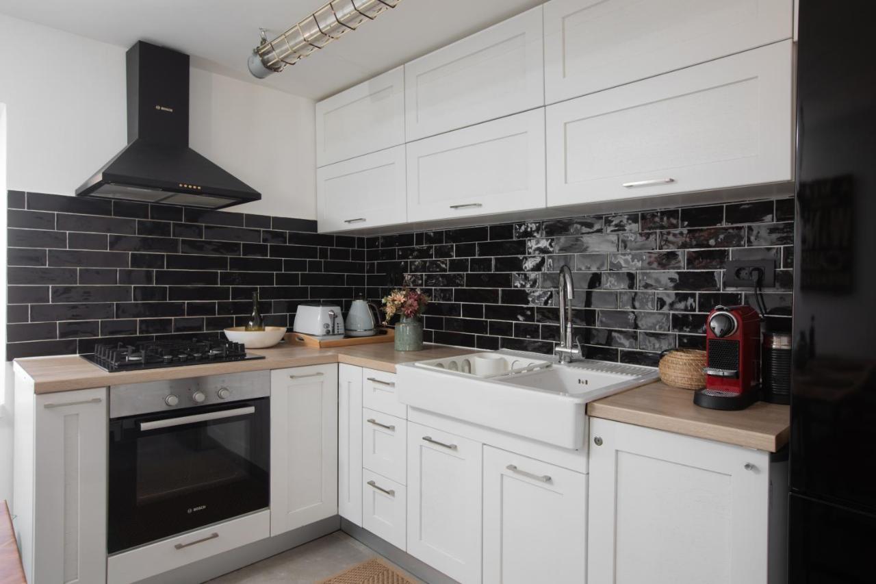 Apartment Coastal Villa ماكارسكا المظهر الخارجي الصورة